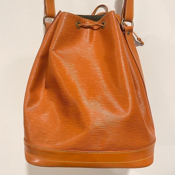 LOUIS VUITTON Noe Epi Leather Tote Drawstring Bucket Shoulder Bag GM, Mandarin - Picture 7 of 16